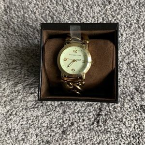 NWOT Women’s Michael Kors watch